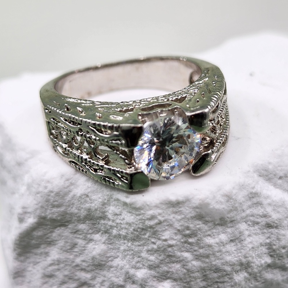 Clear Round Crystal Silver Tone Filigree Ring Bridal Cocktail Statement Size 6